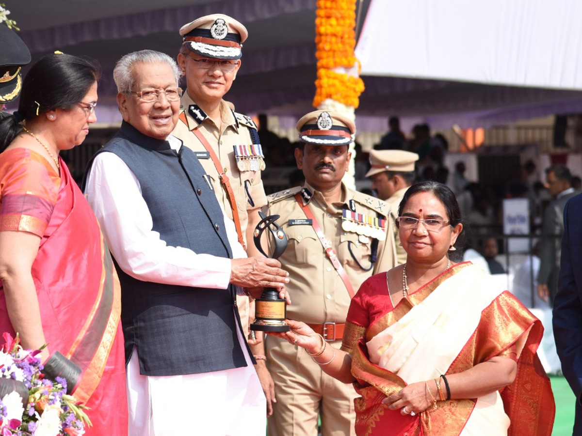 AP Governor Biswabhusan Harichandan Republic Day Celebrations In Vijayawada - Sakshi40