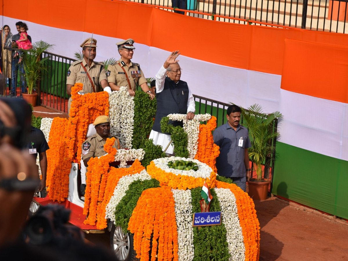 AP Governor Biswabhusan Harichandan Republic Day Celebrations In Vijayawada - Sakshi6