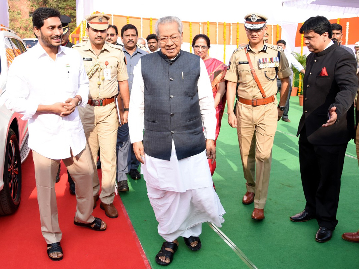AP Governor Biswabhusan Harichandan Republic Day Celebrations In Vijayawada - Sakshi8