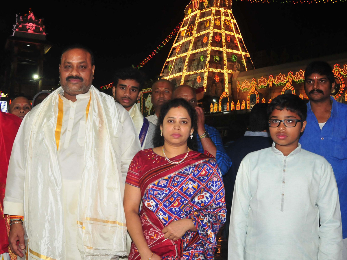 Celebrities visit Tirumala Temple Photo Gallery - Sakshi9