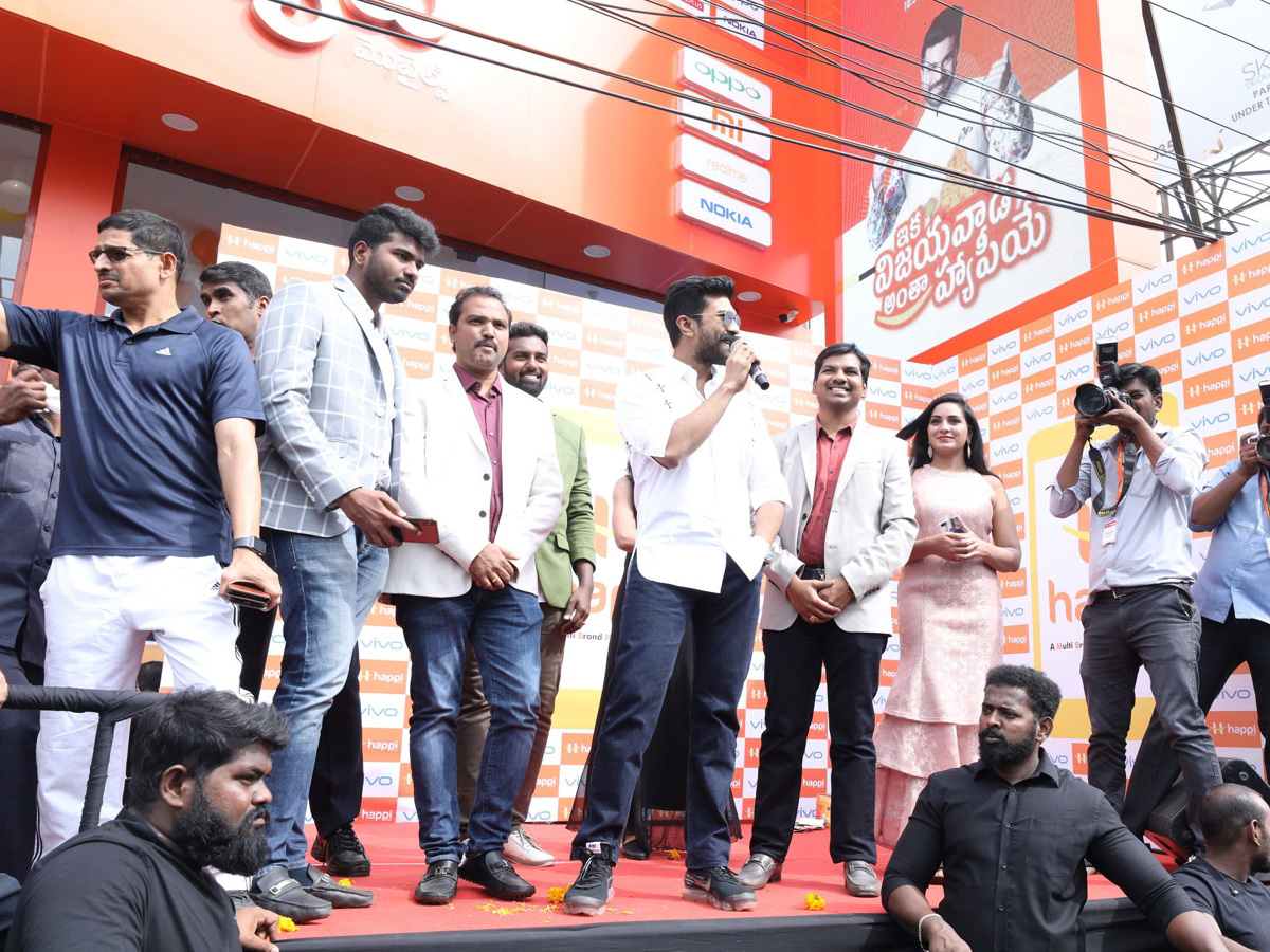 Ram Charan Launches Happi Mobiles At Vijayawada Photo Gallery - Sakshi4