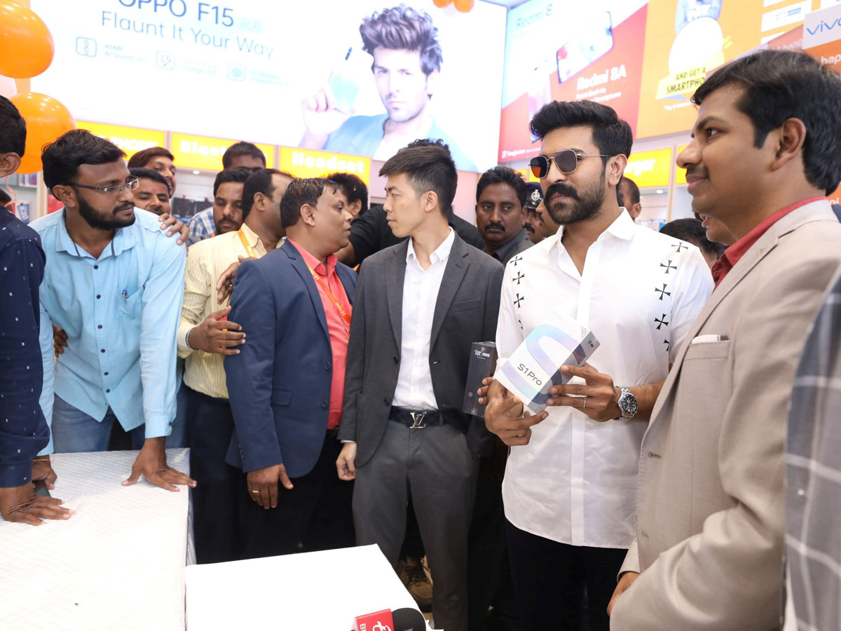Ram Charan Launches Happi Mobiles At Vijayawada Photo Gallery - Sakshi5
