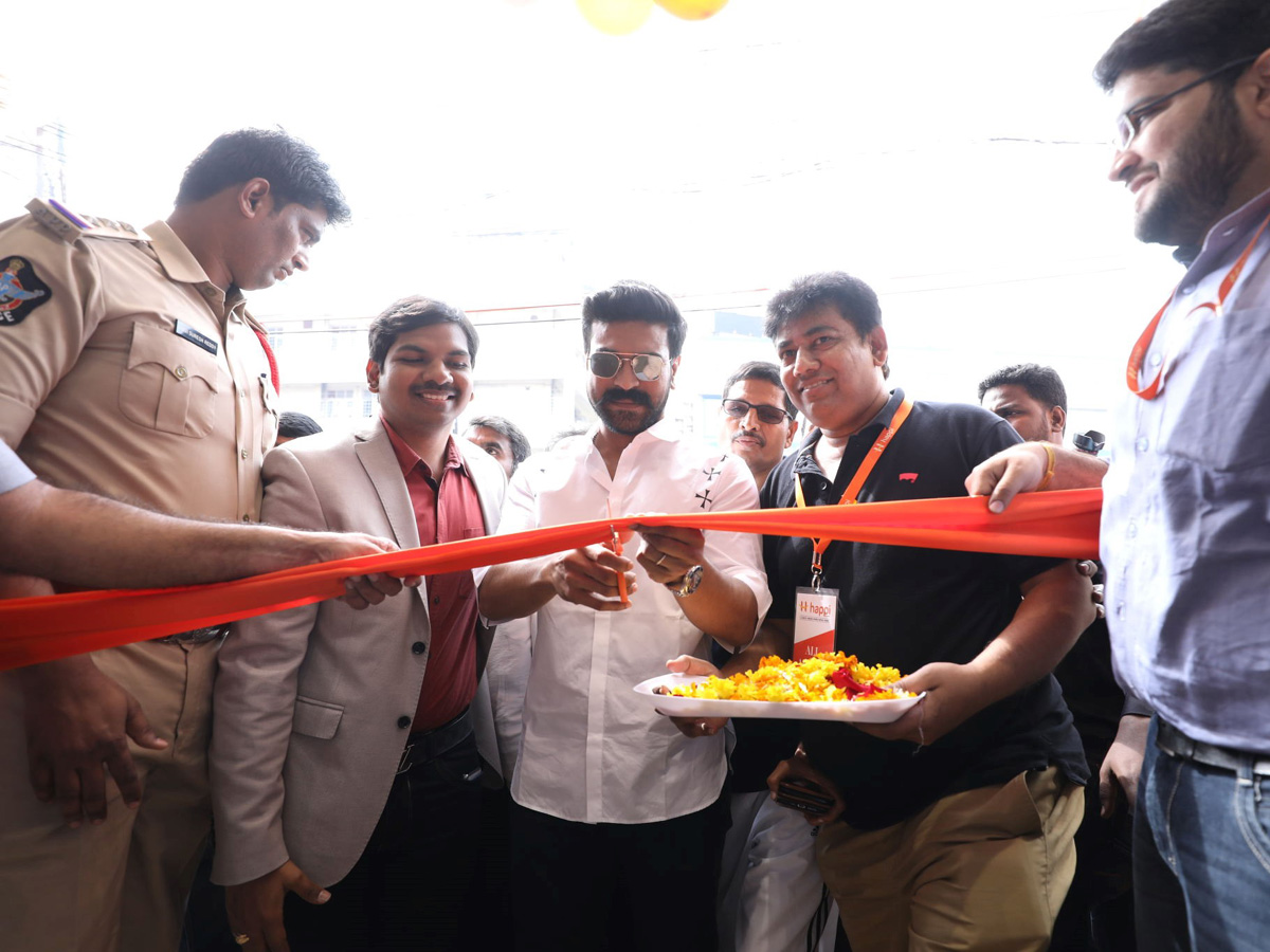 Ram Charan Launches Happi Mobiles At Vijayawada Photo Gallery - Sakshi9