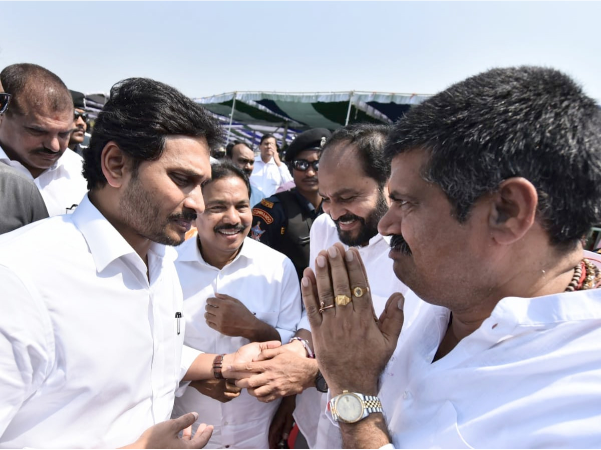 Andhra CM launches Vasathi Deevena scheme Photo Gallery - Sakshi14
