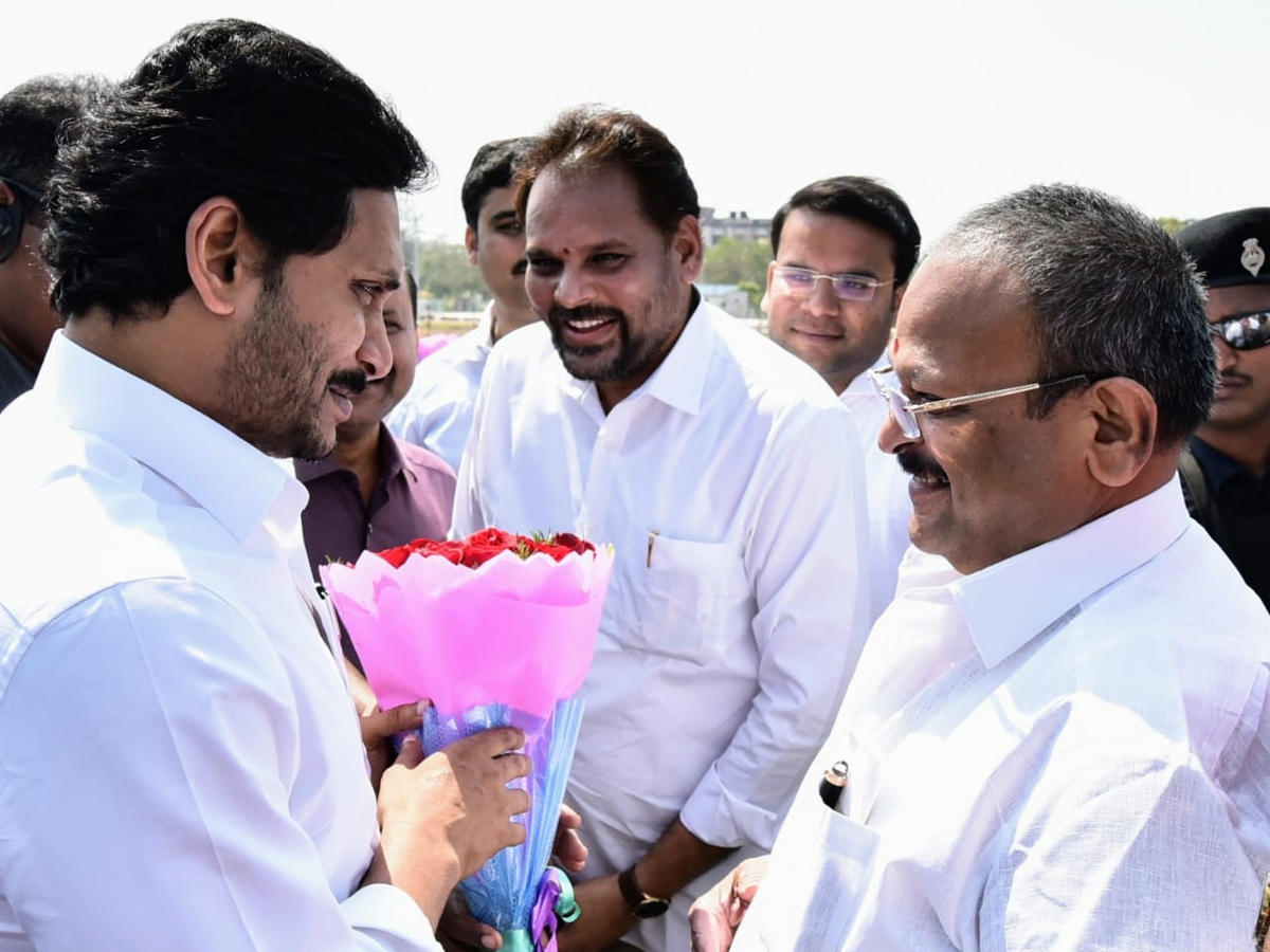 Andhra CM launches Vasathi Deevena scheme Photo Gallery - Sakshi17