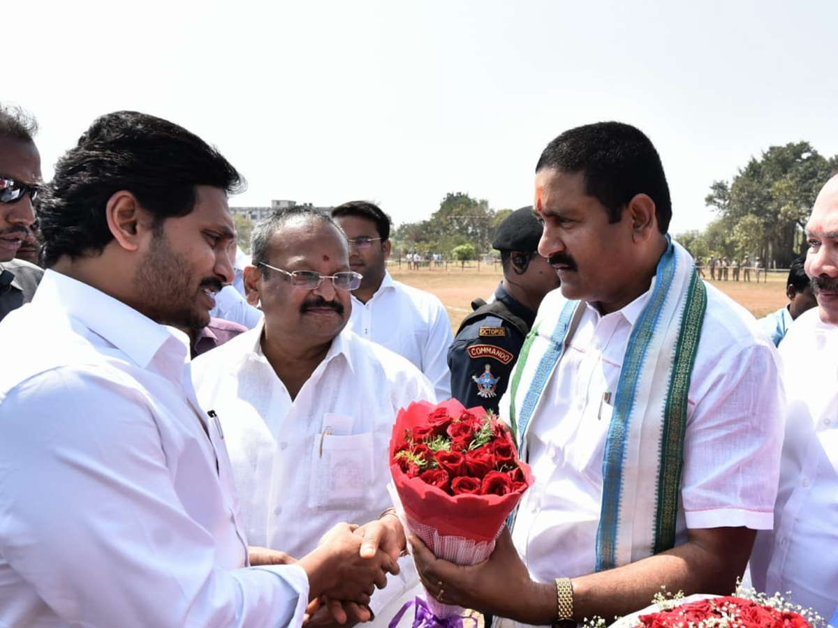 Andhra CM launches Vasathi Deevena scheme Photo Gallery - Sakshi22