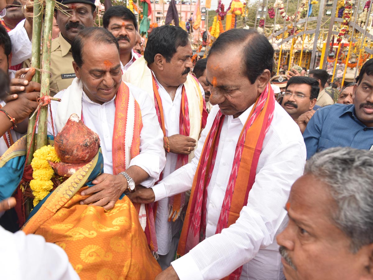  CM KCR Visits Medaram Sammakka Sarakka Jatara Photo Gallery - Sakshi10