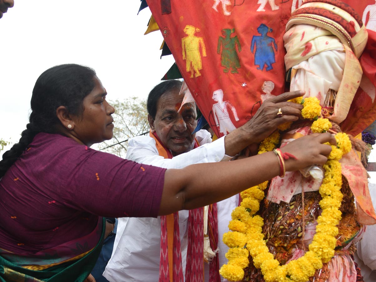  CM KCR Visits Medaram Sammakka Sarakka Jatara Photo Gallery - Sakshi3
