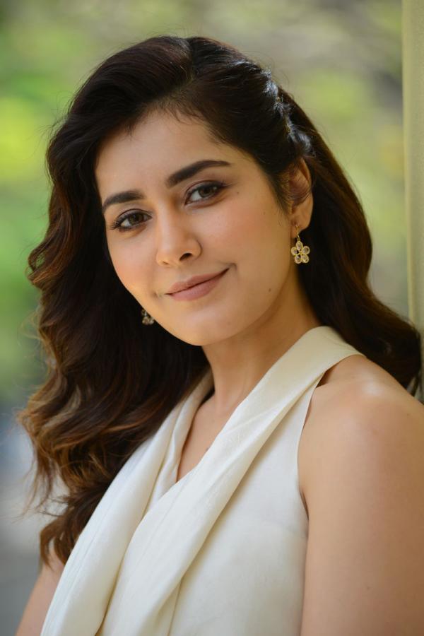 Actress Raashi Khanna Photo Gallery - Sakshi3