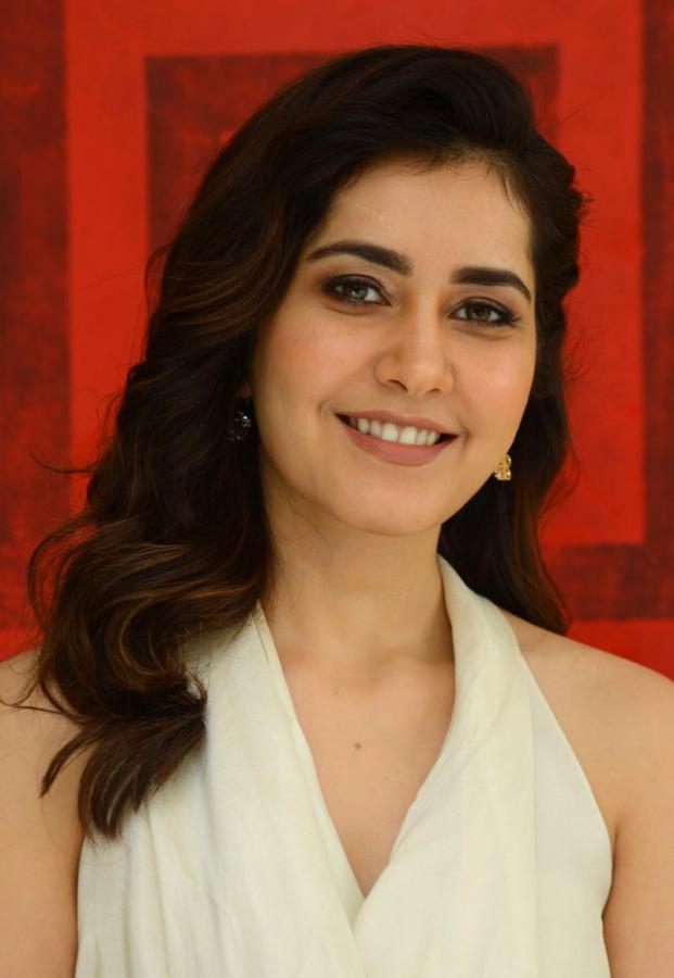 Actress Raashi Khanna Photo Gallery - Sakshi10