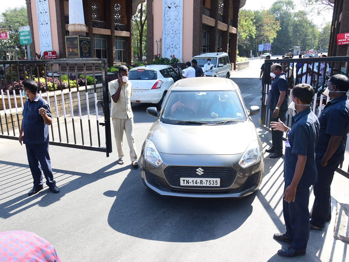 Tirumala Tirupati Devasthanam Closes Alipiri Toll Gate - Sakshi9