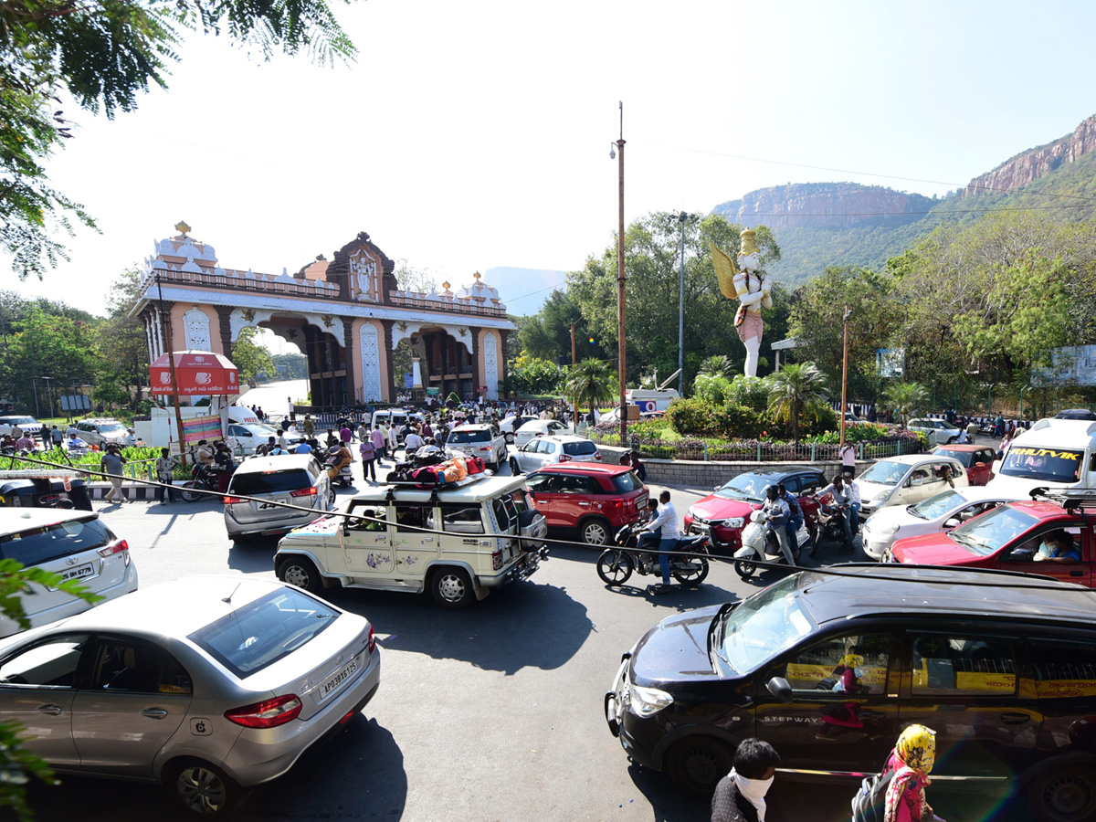 Tirumala Tirupati Devasthanam Closes Alipiri Toll Gate - Sakshi10