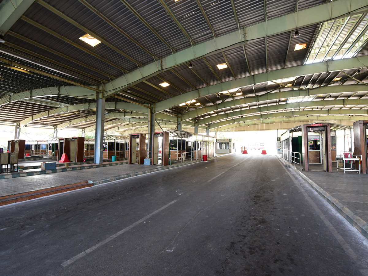 Tirumala Tirupati Devasthanam Closes Alipiri Toll Gate - Sakshi13