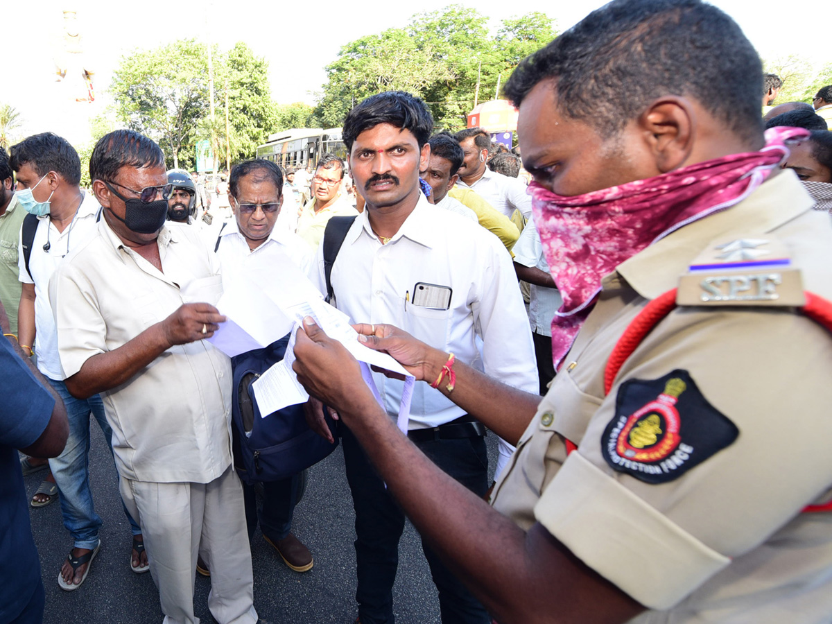 Tirumala Tirupati Devasthanam Closes Alipiri Toll Gate - Sakshi18