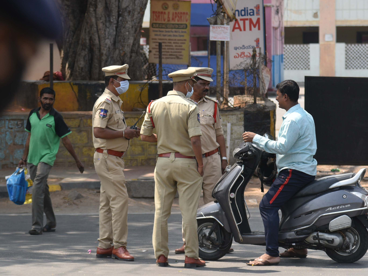 Lockdown Effect On the Telugu States Photo Gallery - Sakshi10