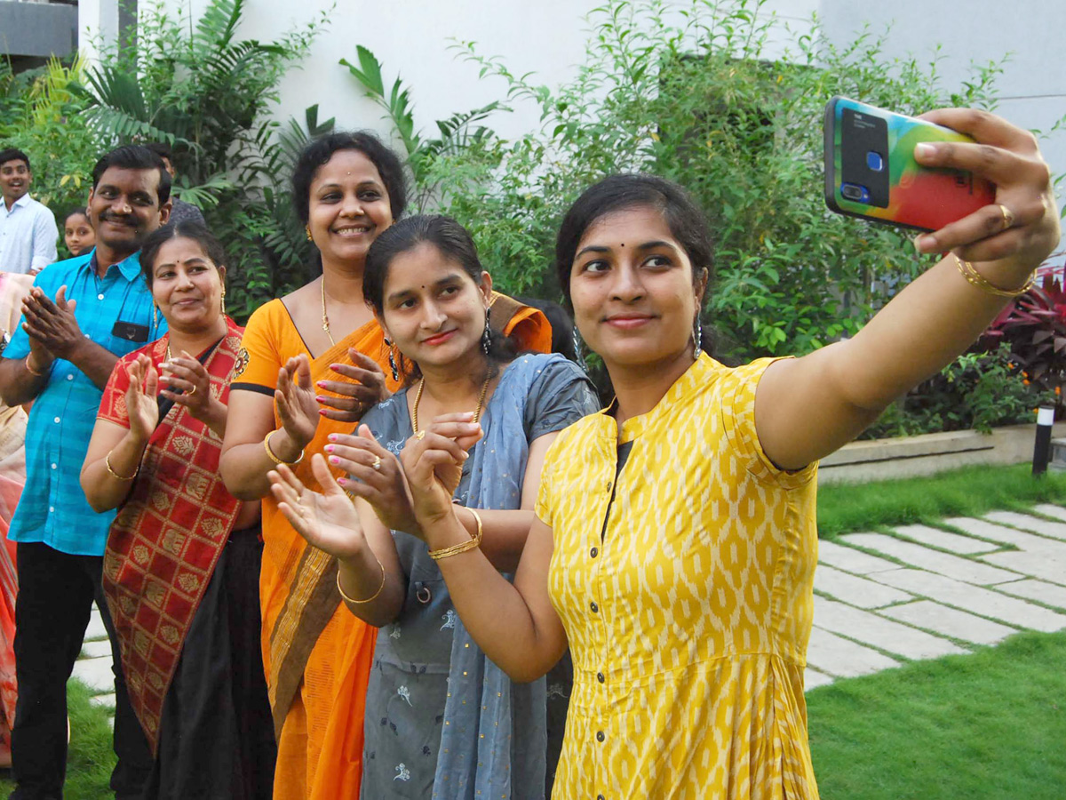 Best photos of the week march 29 to 05,2020 April - Sakshi23