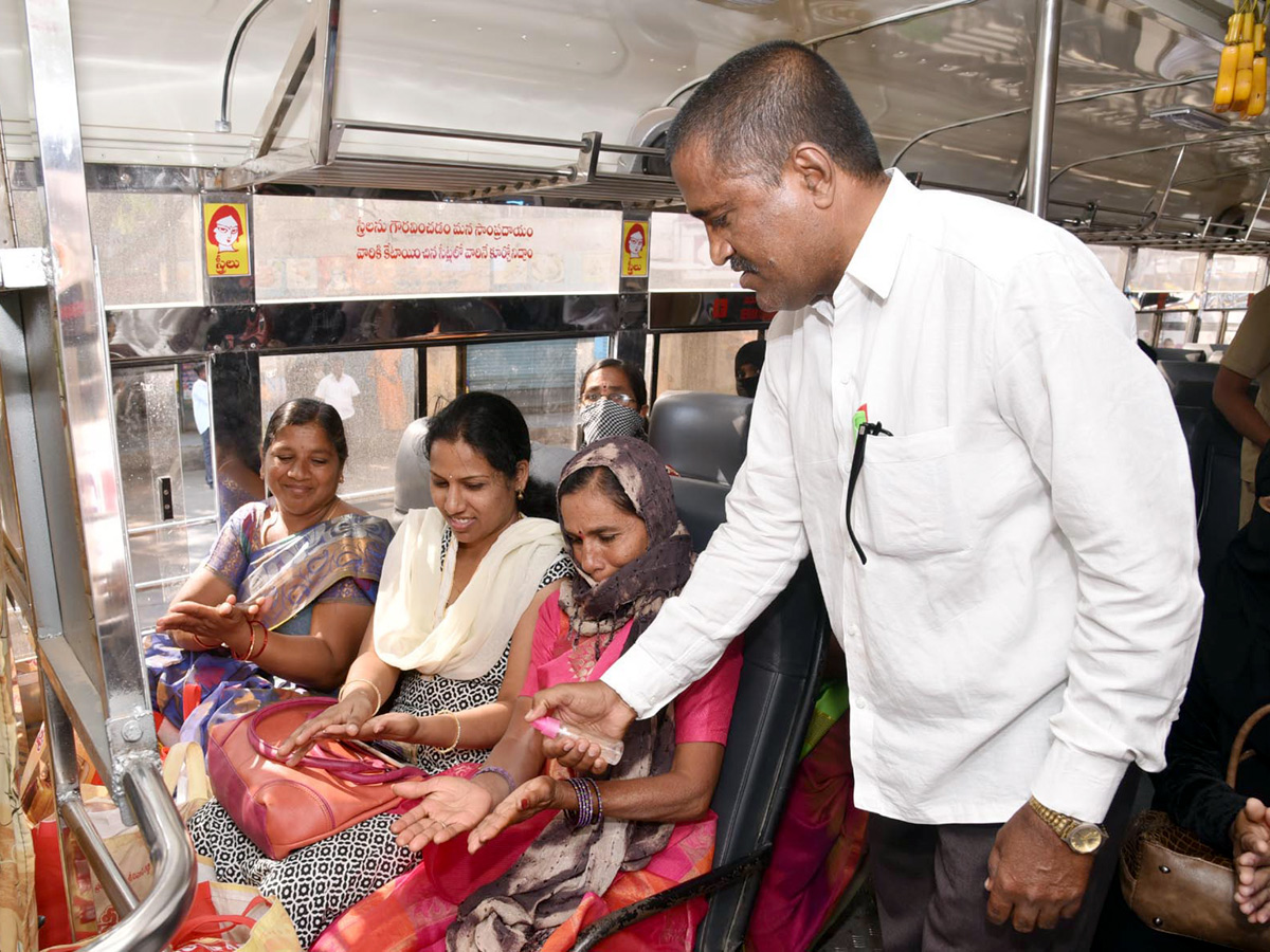 Best photos of the week march 29 to 05,2020 April - Sakshi43