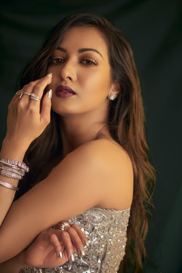 Actress catherine tresa Exclusive Photo Gallery - Sakshi12