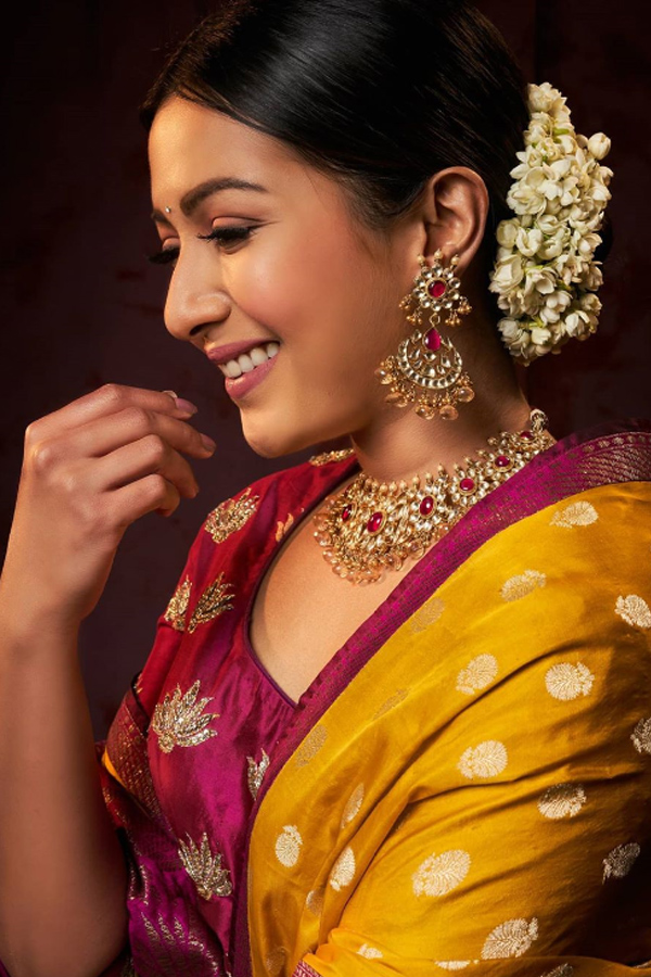 Actress catherine tresa Exclusive Photo Gallery - Sakshi13