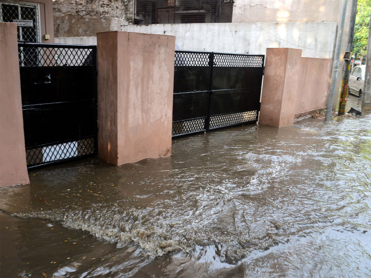 Heavy Rain in Hyderabad Photo Gallery - Sakshi26