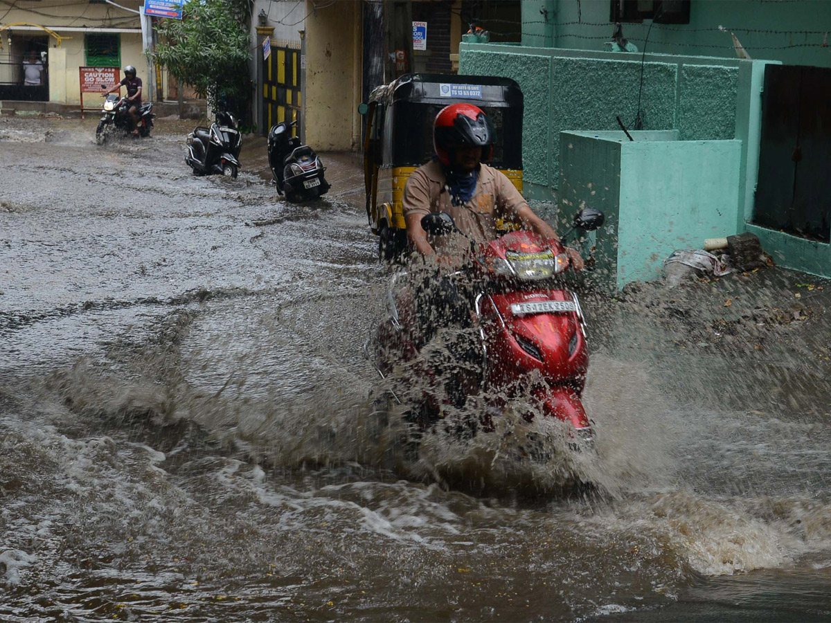 Heavy Rain in Hyderabad Photo Gallery - Sakshi5