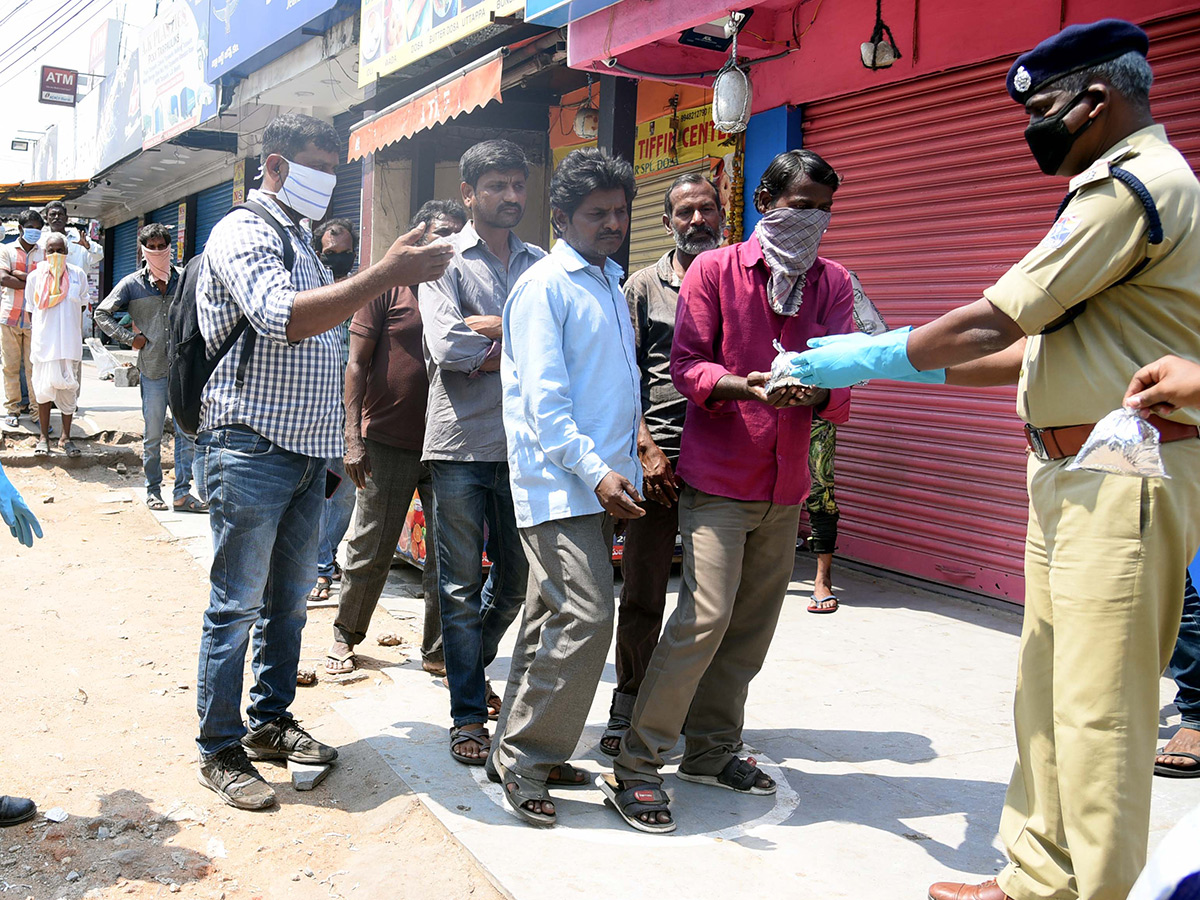 Lockdown in Hyderabad City Photo Gallery - Sakshi12