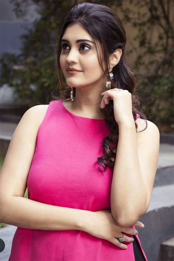 Actress Surabhi Exclusive Photo Gallery - Sakshi42