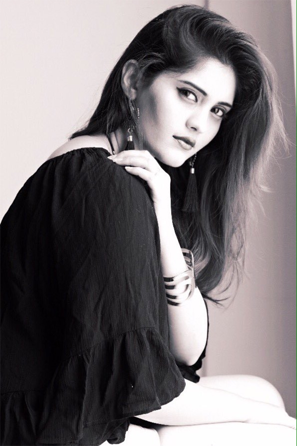 Actress Surabhi Exclusive Photo Gallery - Sakshi47