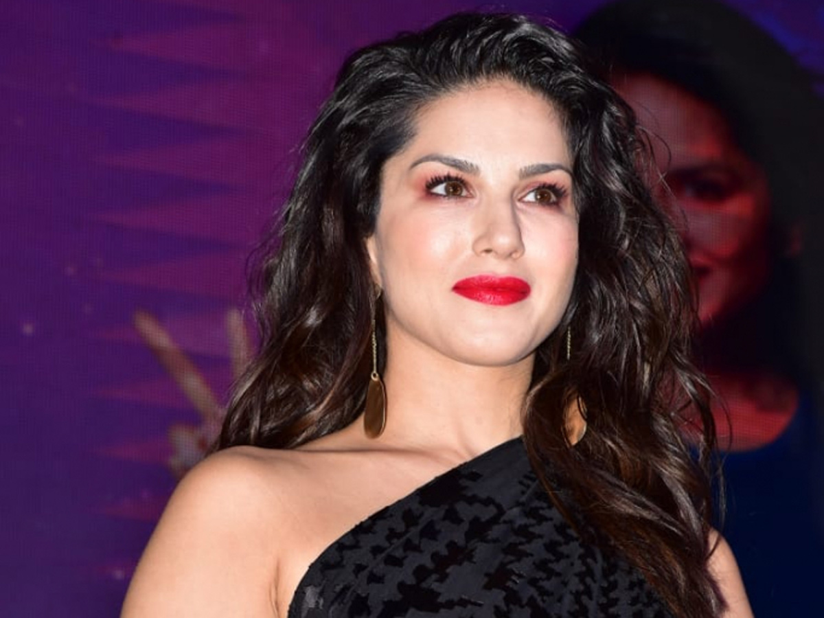 Sunny Leone Photo Gallery - Sakshi19