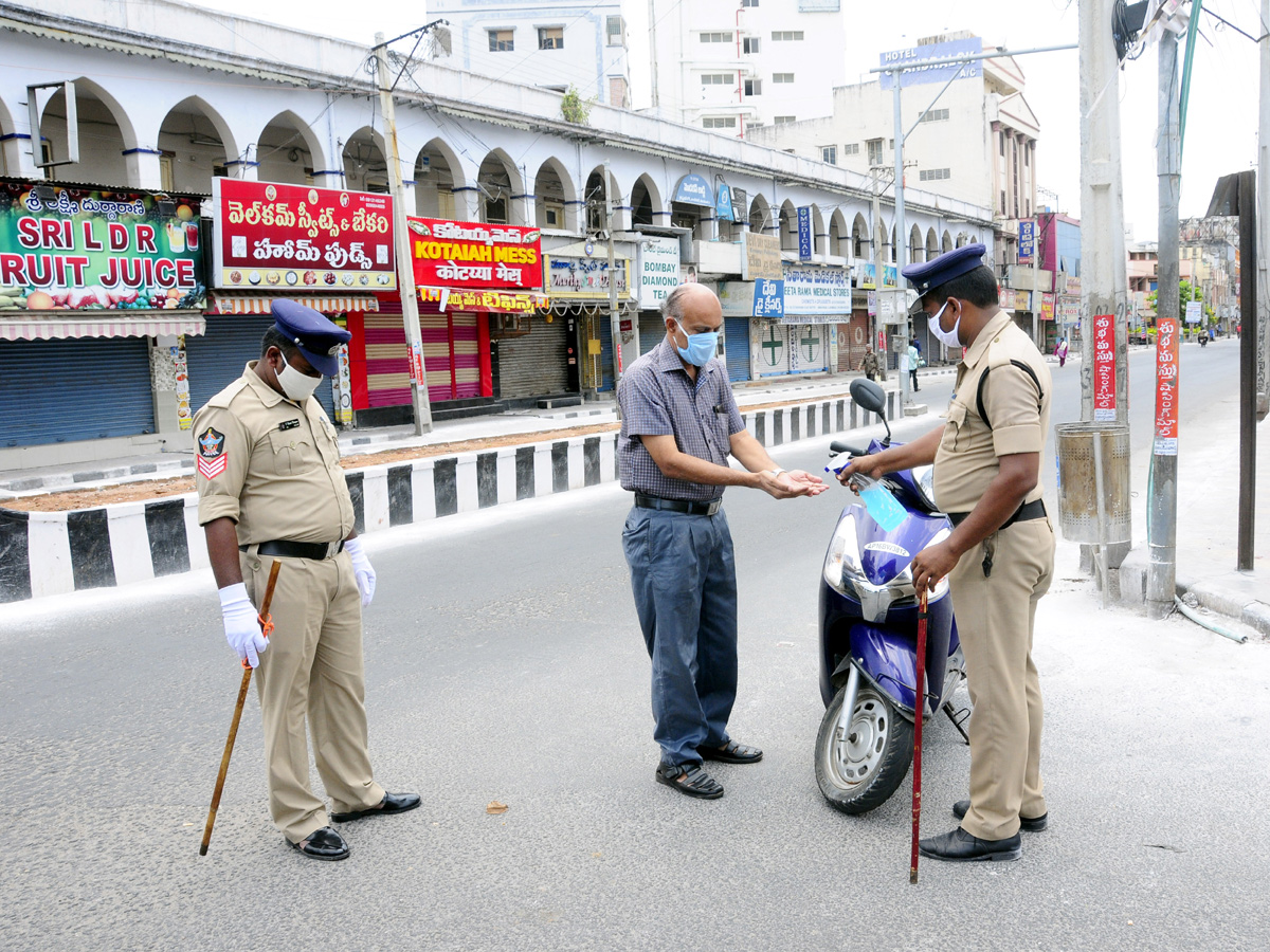 Lockdown in Andhra pradesh Photo Gallery - Sakshi23