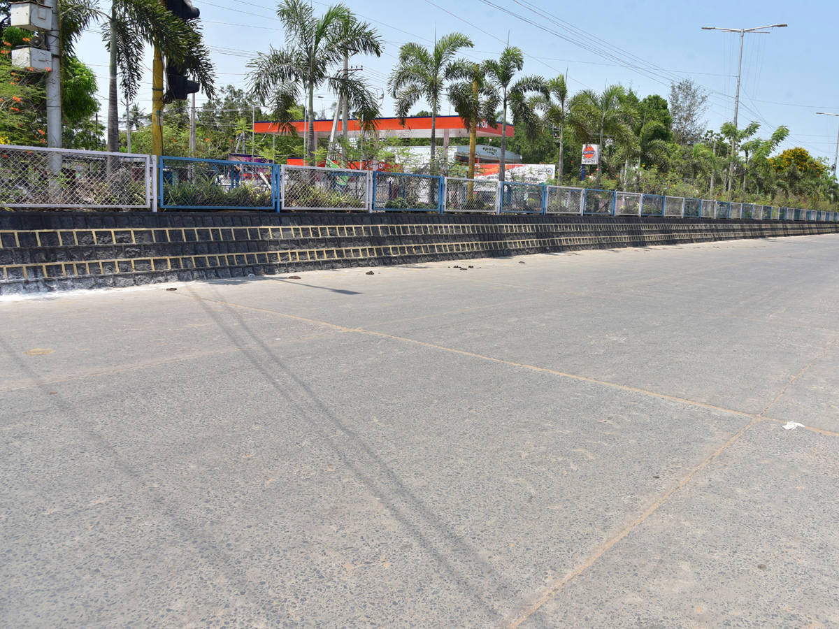 Lockdown in Andhra pradesh Photo Gallery - Sakshi25