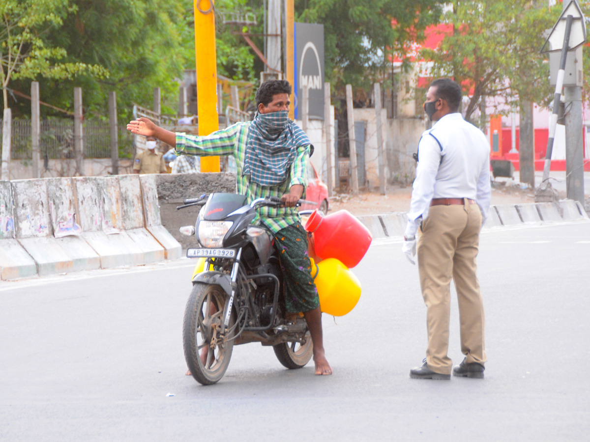 Lockdown in Andhra pradesh Photo Gallery - Sakshi37
