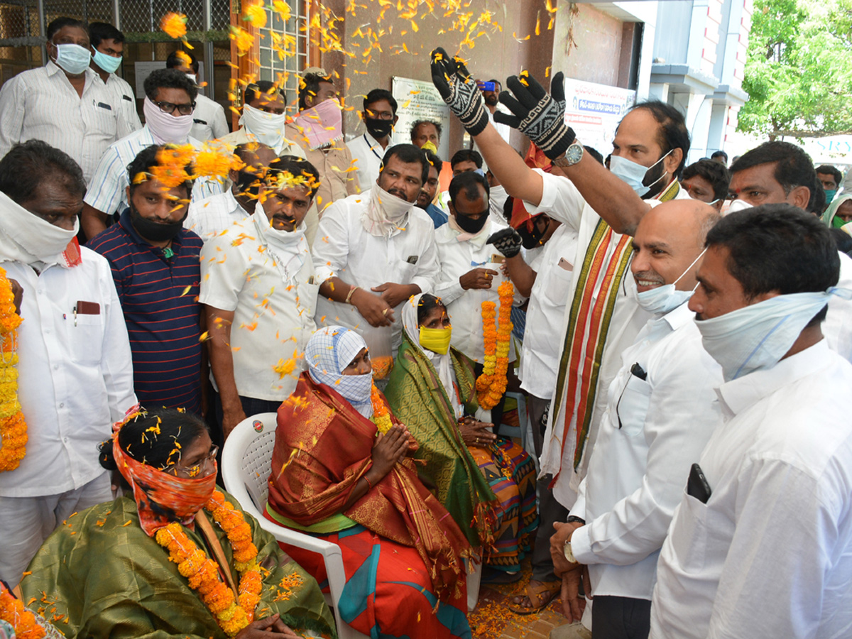 Best photos of the week April 19 to 26,2020  - Sakshi13