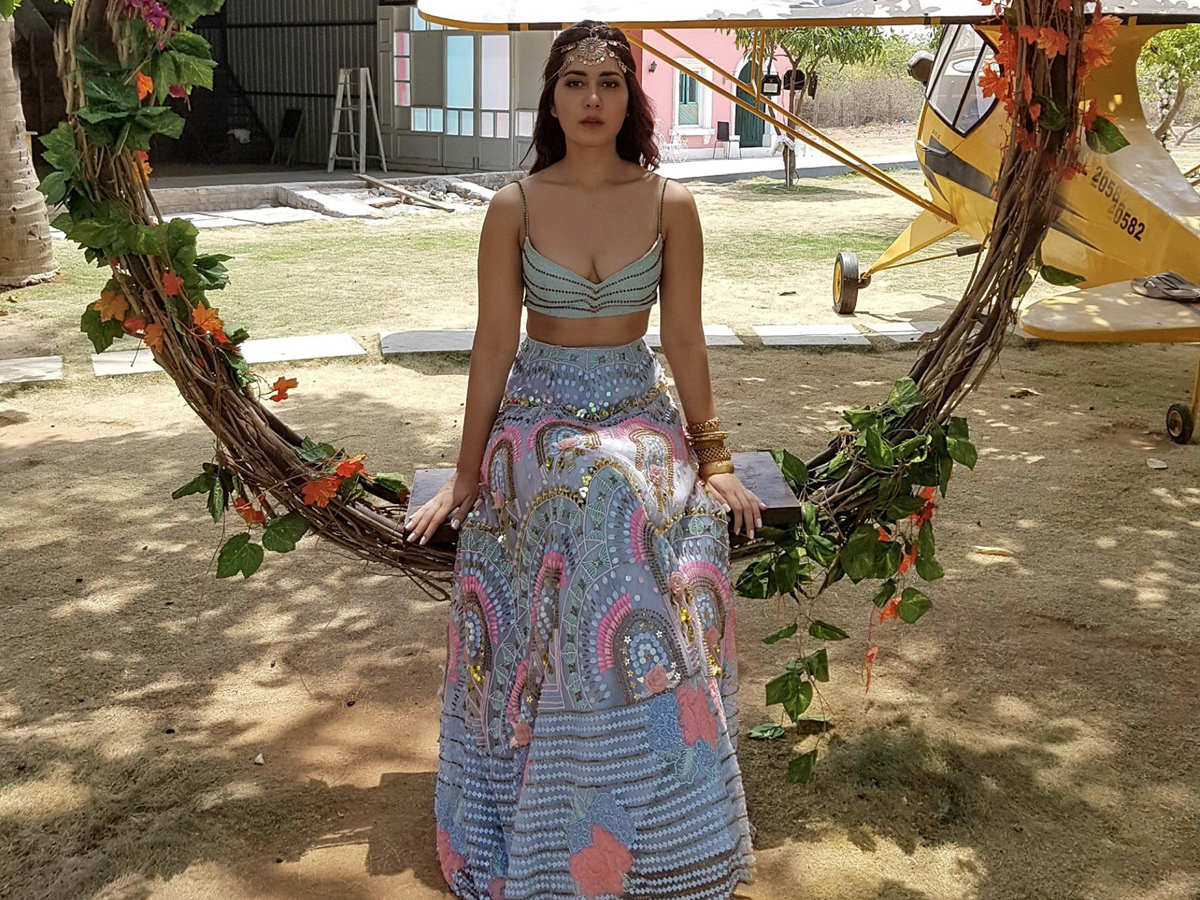 Rashi Khanna photo gallery - Sakshi10