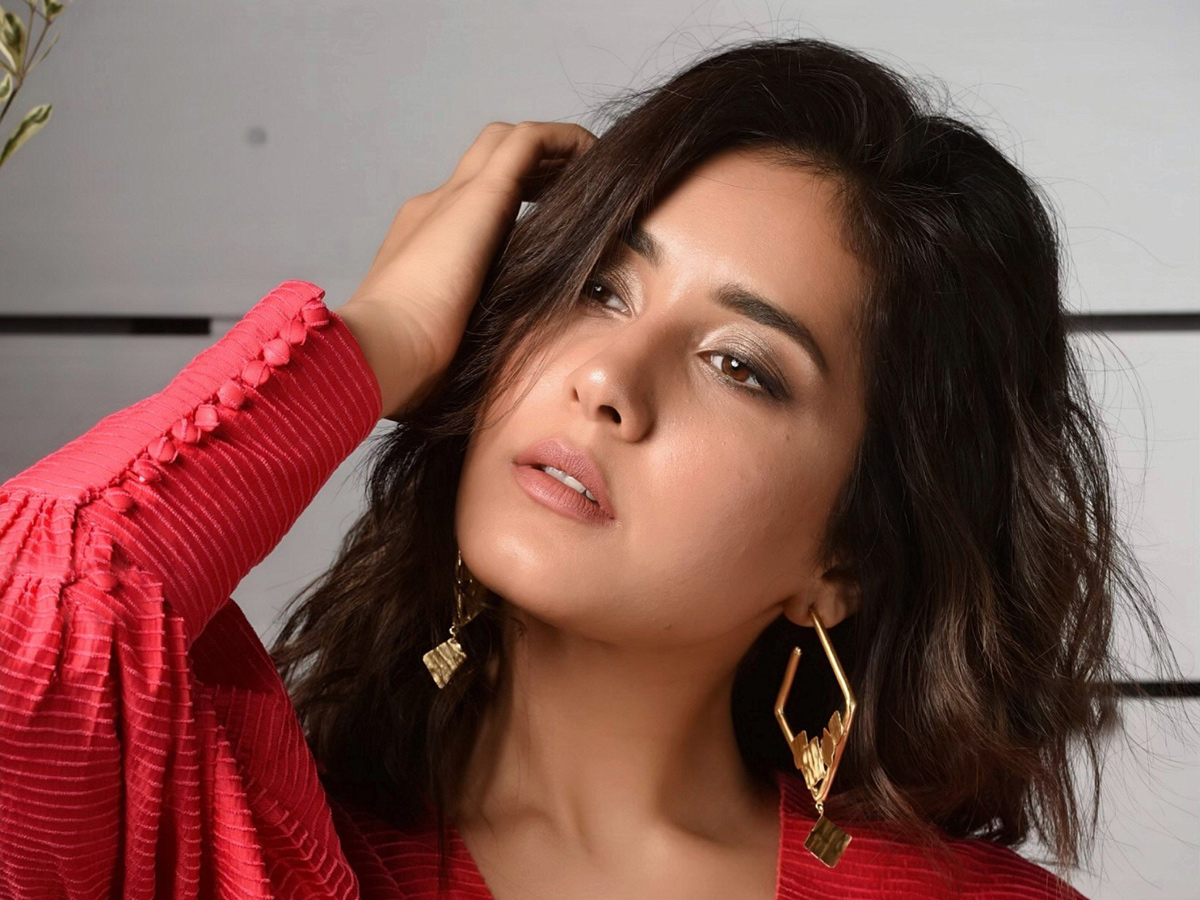 Rashi Khanna photo gallery - Sakshi15