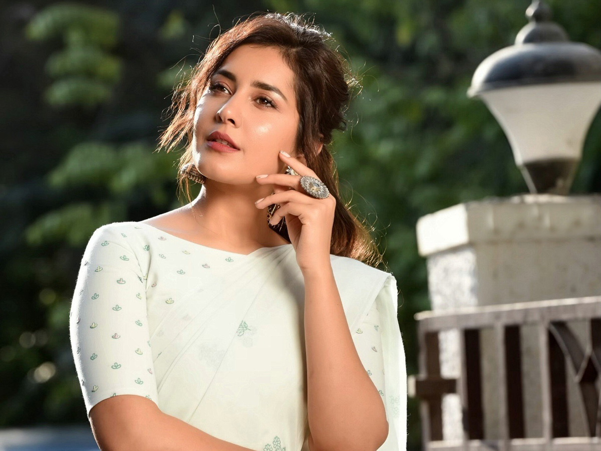 Rashi Khanna photo gallery - Sakshi16