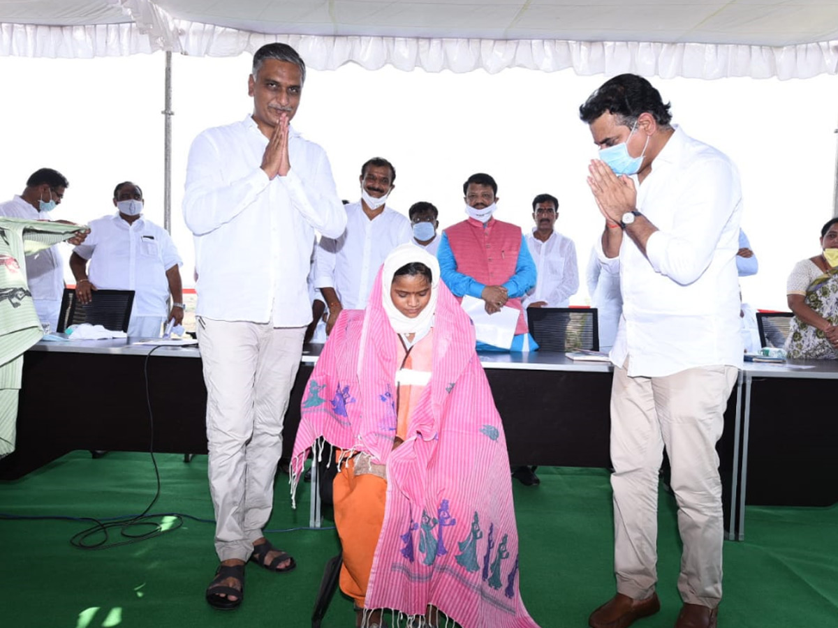 KTR, Harish Rao Inaugurates Ranganayaka Sagar Photo Gallery - Sakshi9