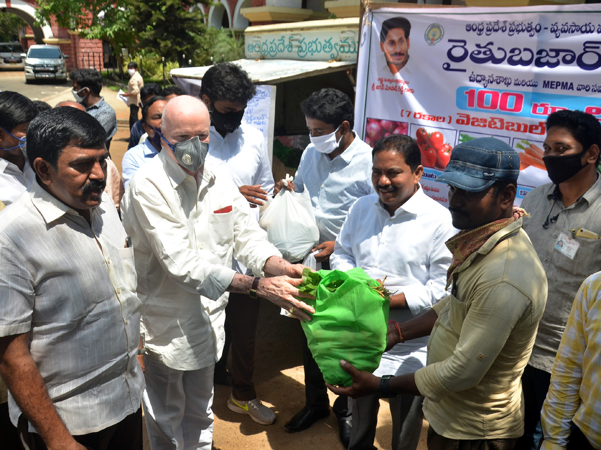 Lockdown in Andhra pradesh Photo Gallery - Sakshi17