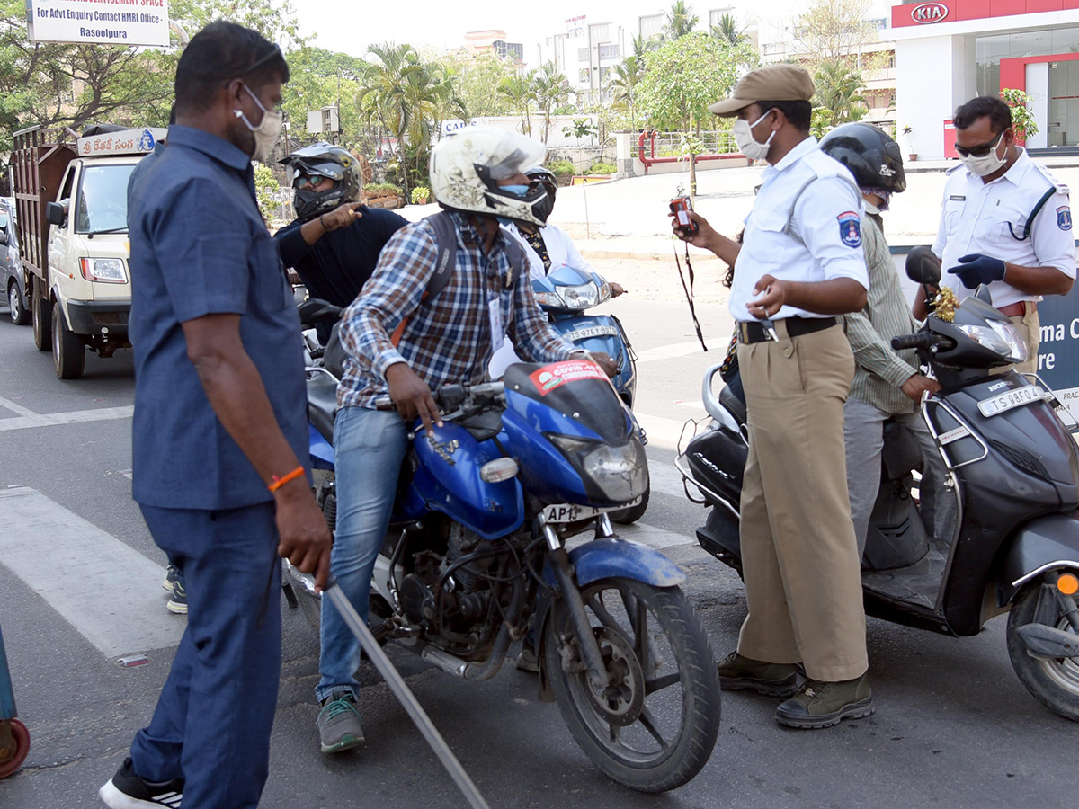 Lockdown in Hyderabad City Photo Gallery - Sakshi12