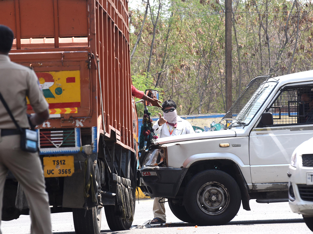 Lockdown in Hyderabad City Photo Gallery - Sakshi14