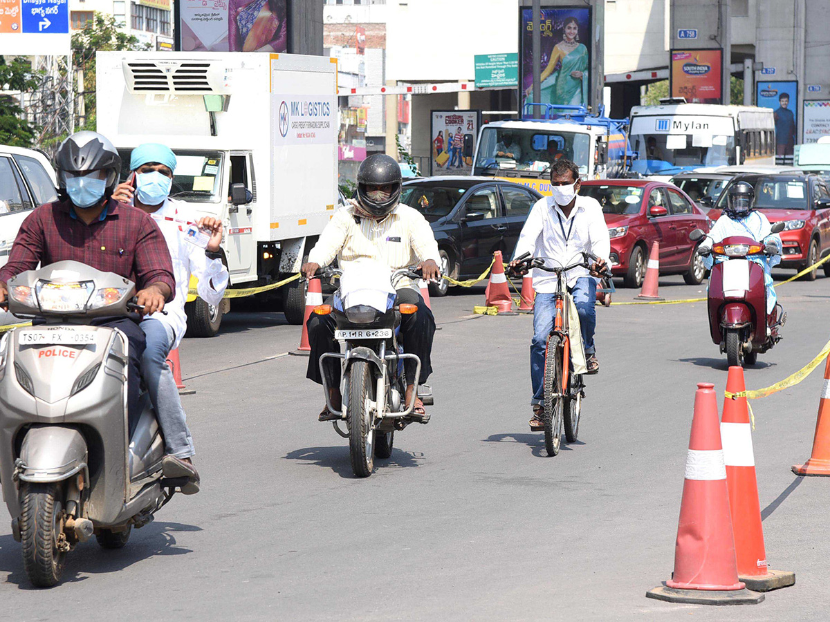 Lockdown in Hyderabad City Photo Gallery - Sakshi21
