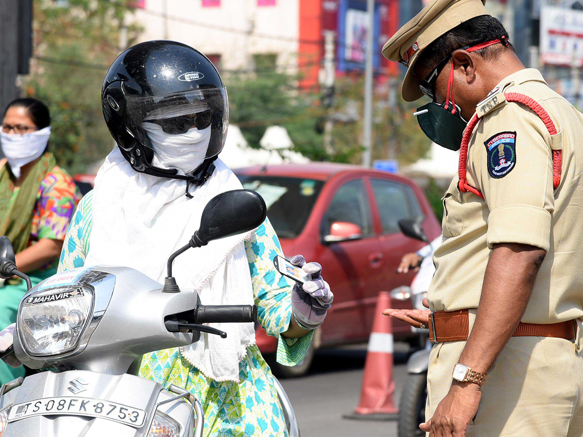 Lockdown in Hyderabad City Photo Gallery - Sakshi22