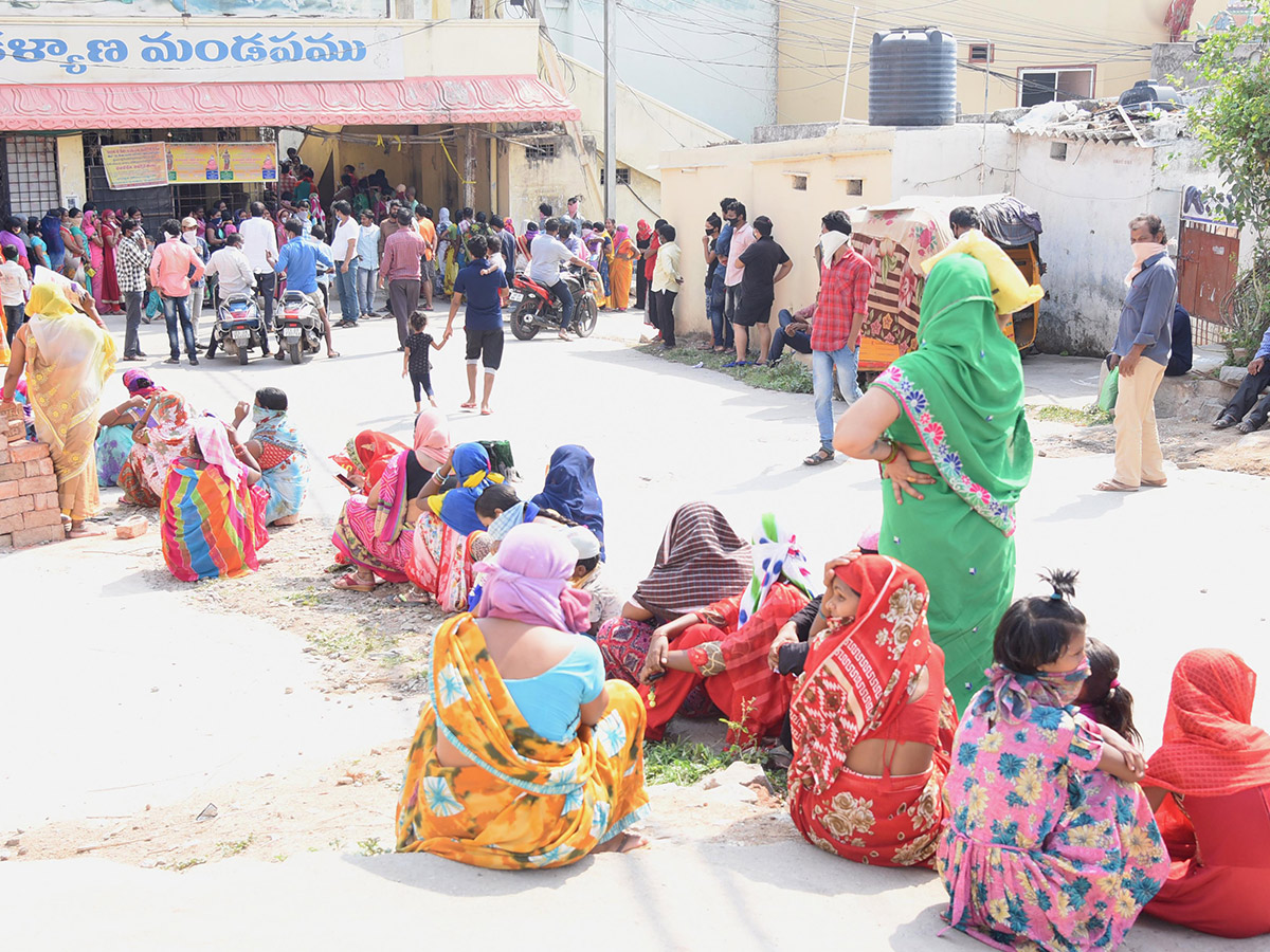 Lockdown in Hyderabad City Photo Gallery - Sakshi31