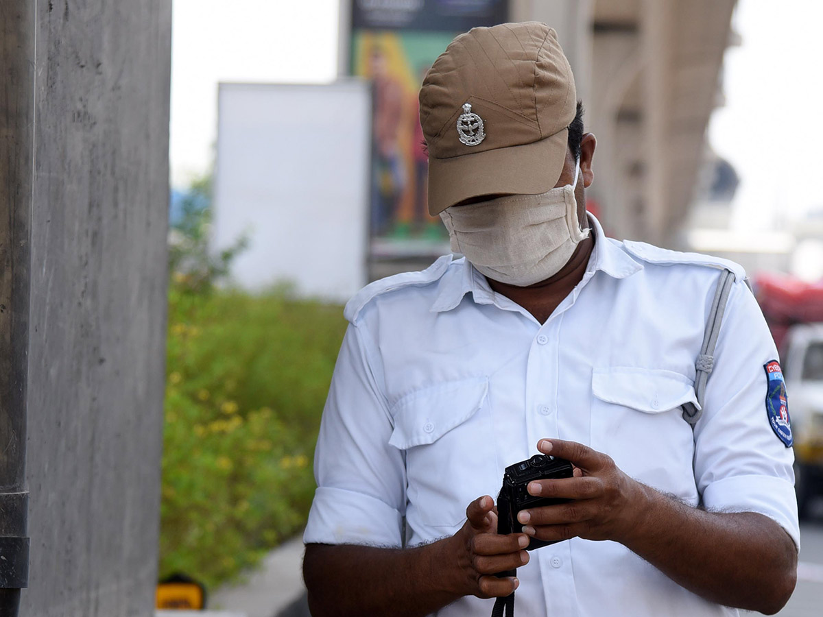 Lockdown in Hyderabad City Photo Gallery - Sakshi32