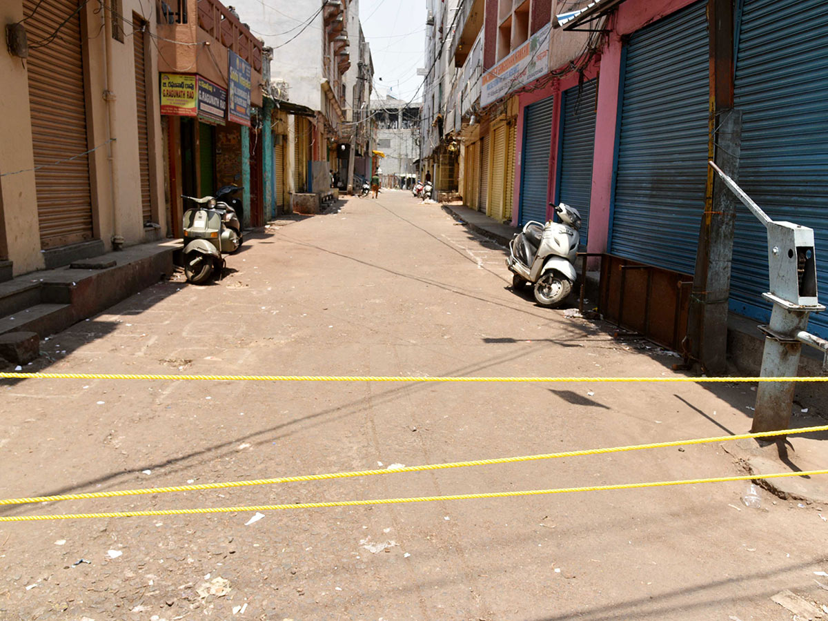 Lockdown in Hyderabad City Photo Gallery - Sakshi60
