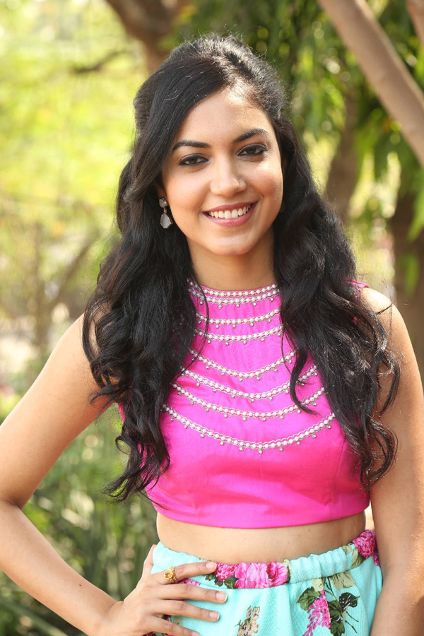 actress ritu varma exclusive photo gallery - Sakshi14
