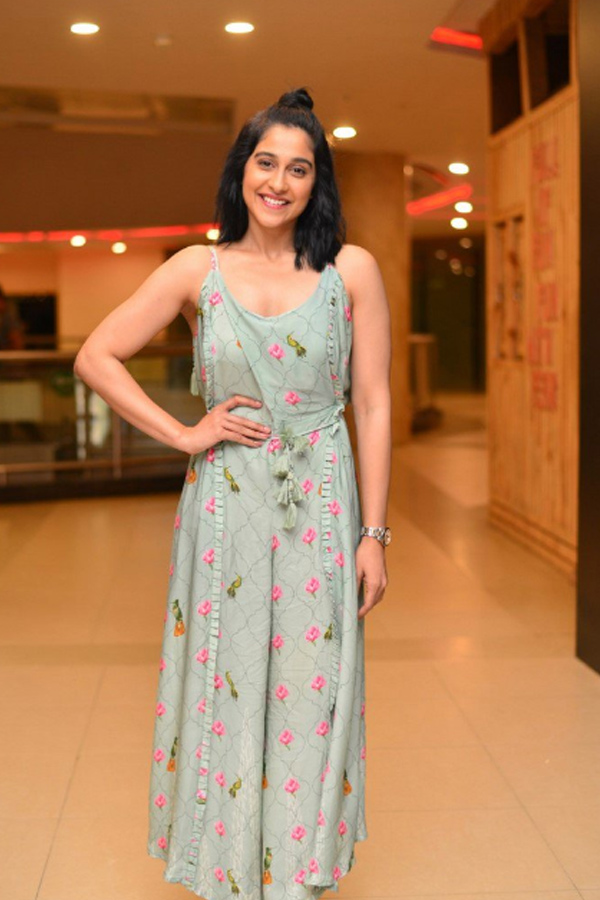 Actress regina cassandra Exclusive Photo Gallery - Sakshi18
