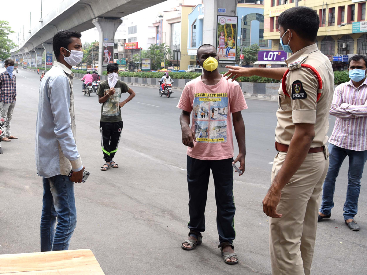 Lockdown in Hyderabad City Photo Gallery - Sakshi13