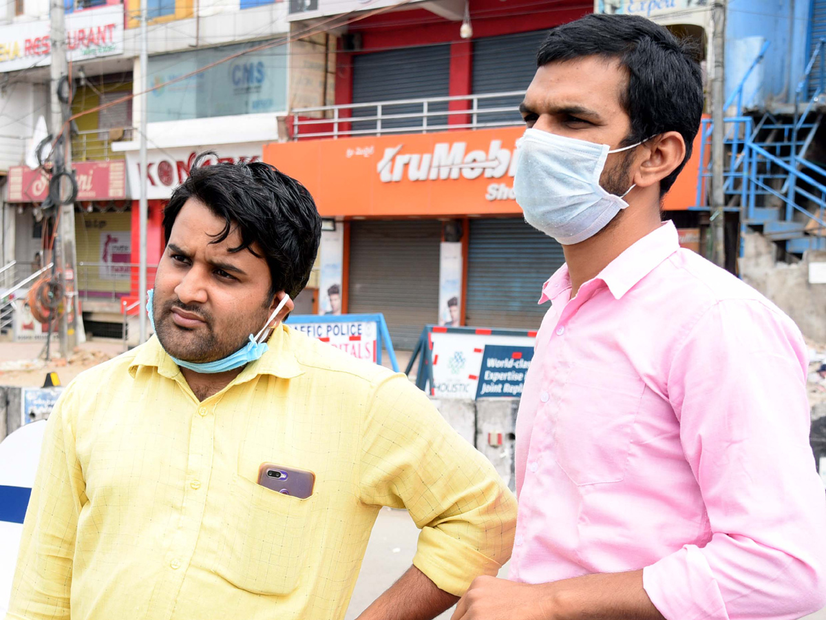 Lockdown in Hyderabad City Photo Gallery - Sakshi15