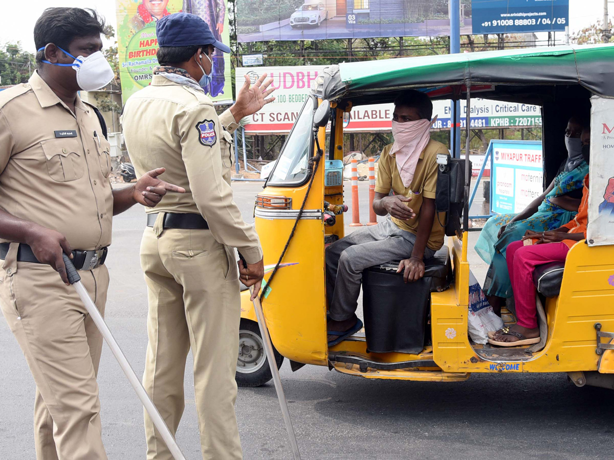 Lockdown in Hyderabad City Photo Gallery - Sakshi17